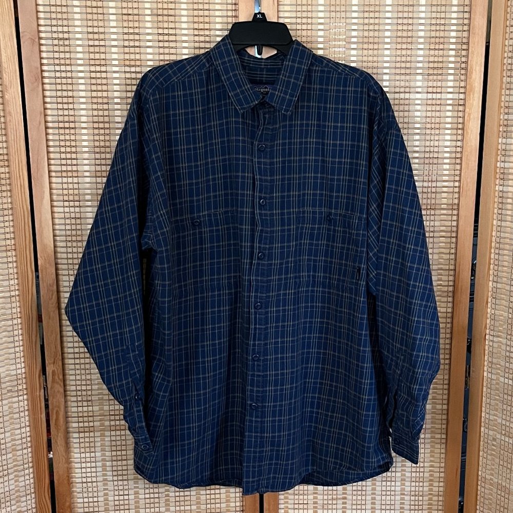 Patagonia Men's Button Down Shirt - Navy, Size XL